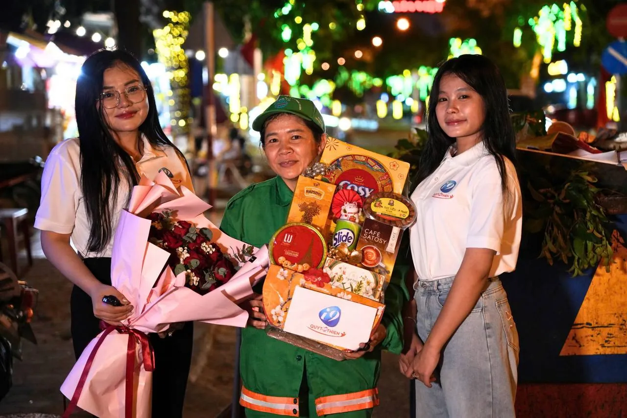 Biểu tượng Live Chat - Trò chuyện trực tuyến neu88